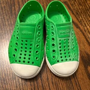 Native Kids Water Shoes - Bright Green and White